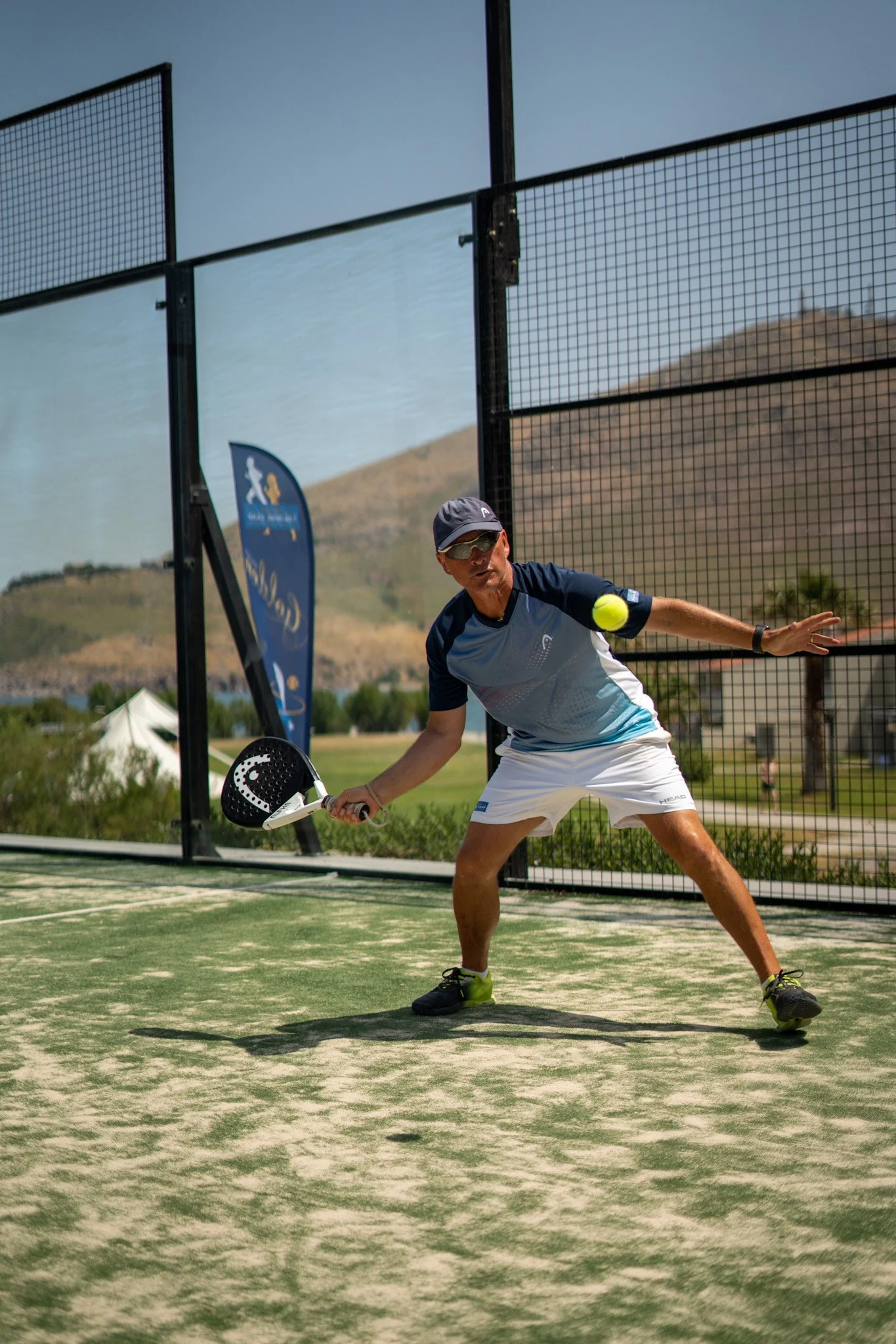 Håkan spiller padel