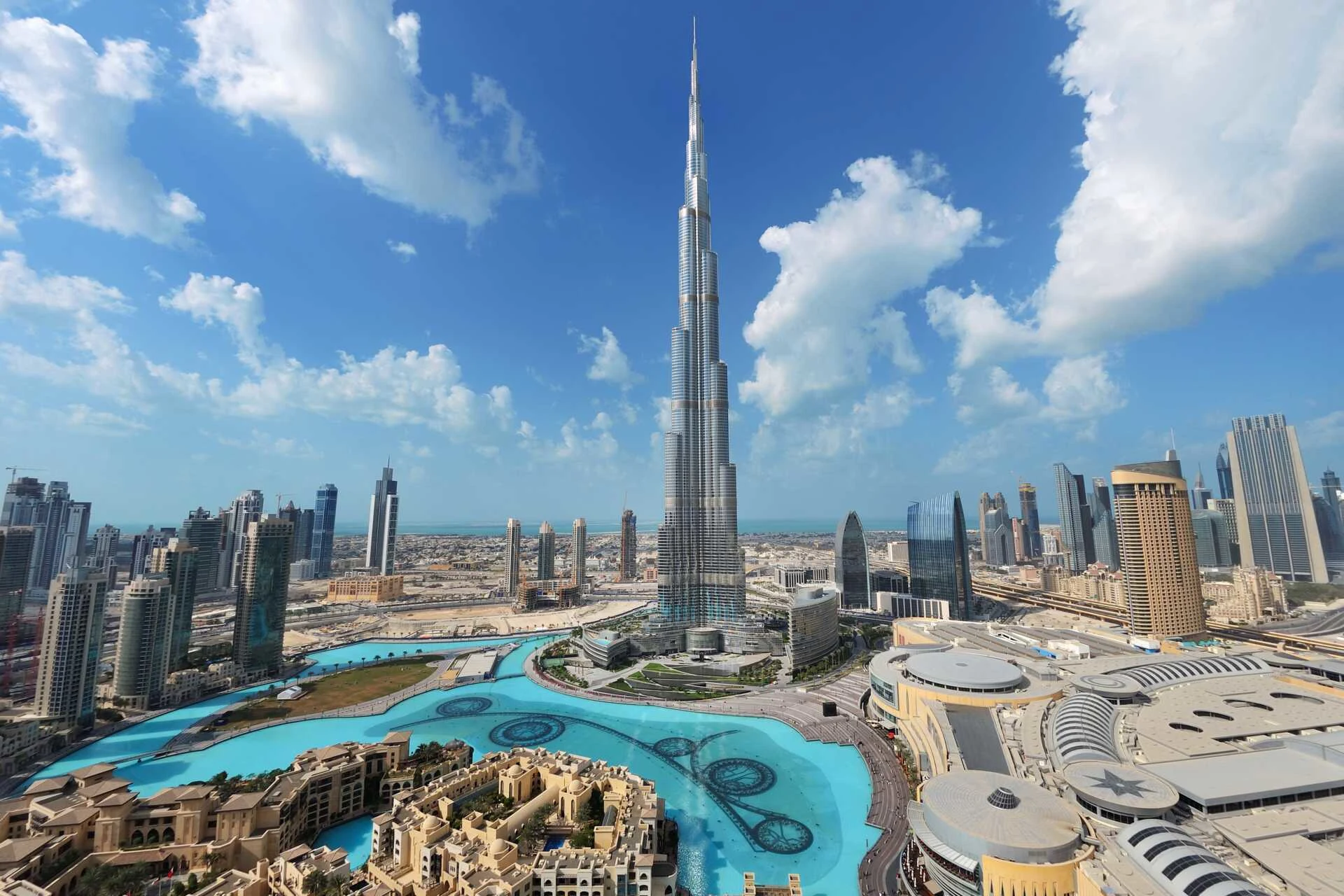 Imponerande Burj Khalifa, världens högsta byggnad