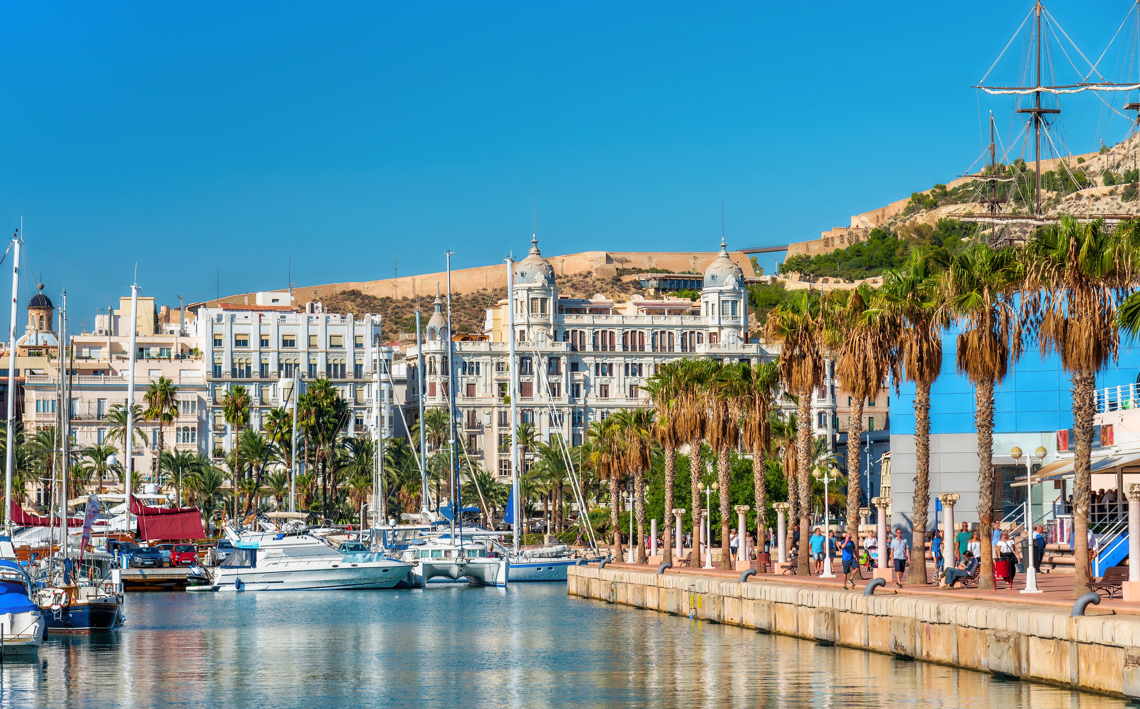 Udsigt over Alicante fra vandsiden