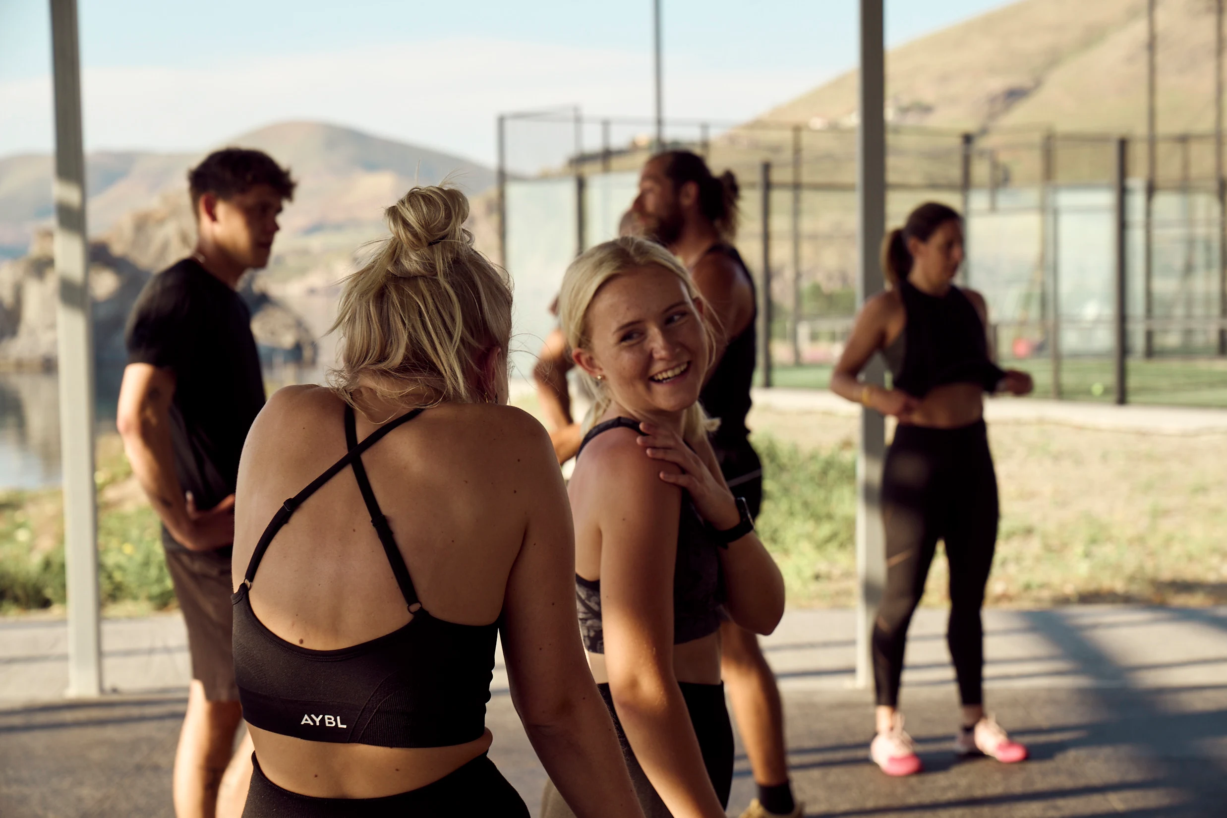 Tjejer i WOD-boxen