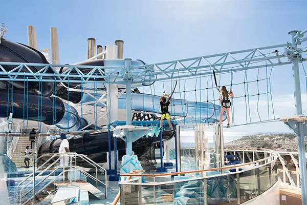 Äventyrsbana på övre däck 