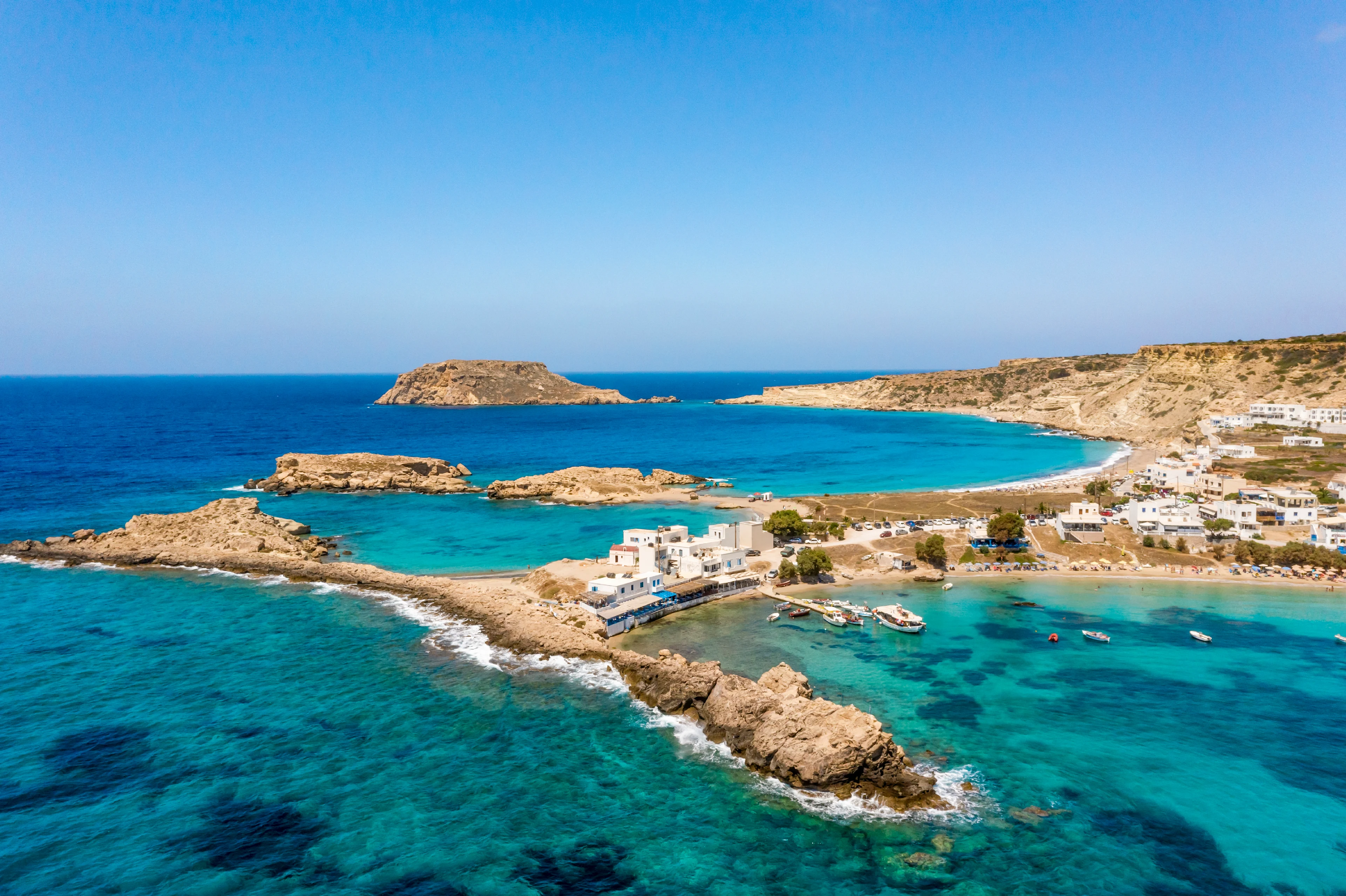 Utsikt kristallklart vatten i Lefkos på Karpathos
