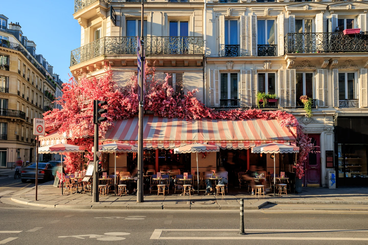 Emily in Paris | Apollo