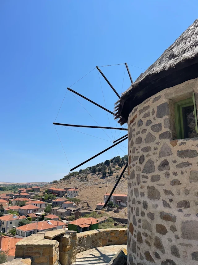 Väderkvarn i byn Kontios på Limnos