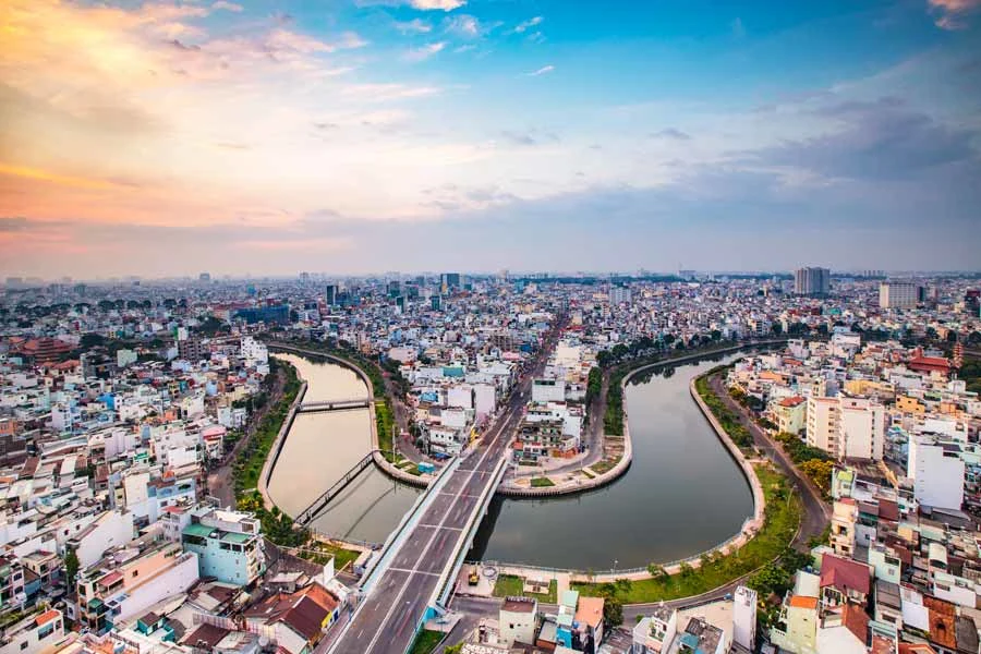 saigon-vietnam-900x600