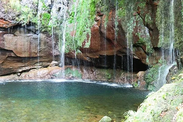 Waterval op het Rabacal-wandelpad op Madeira