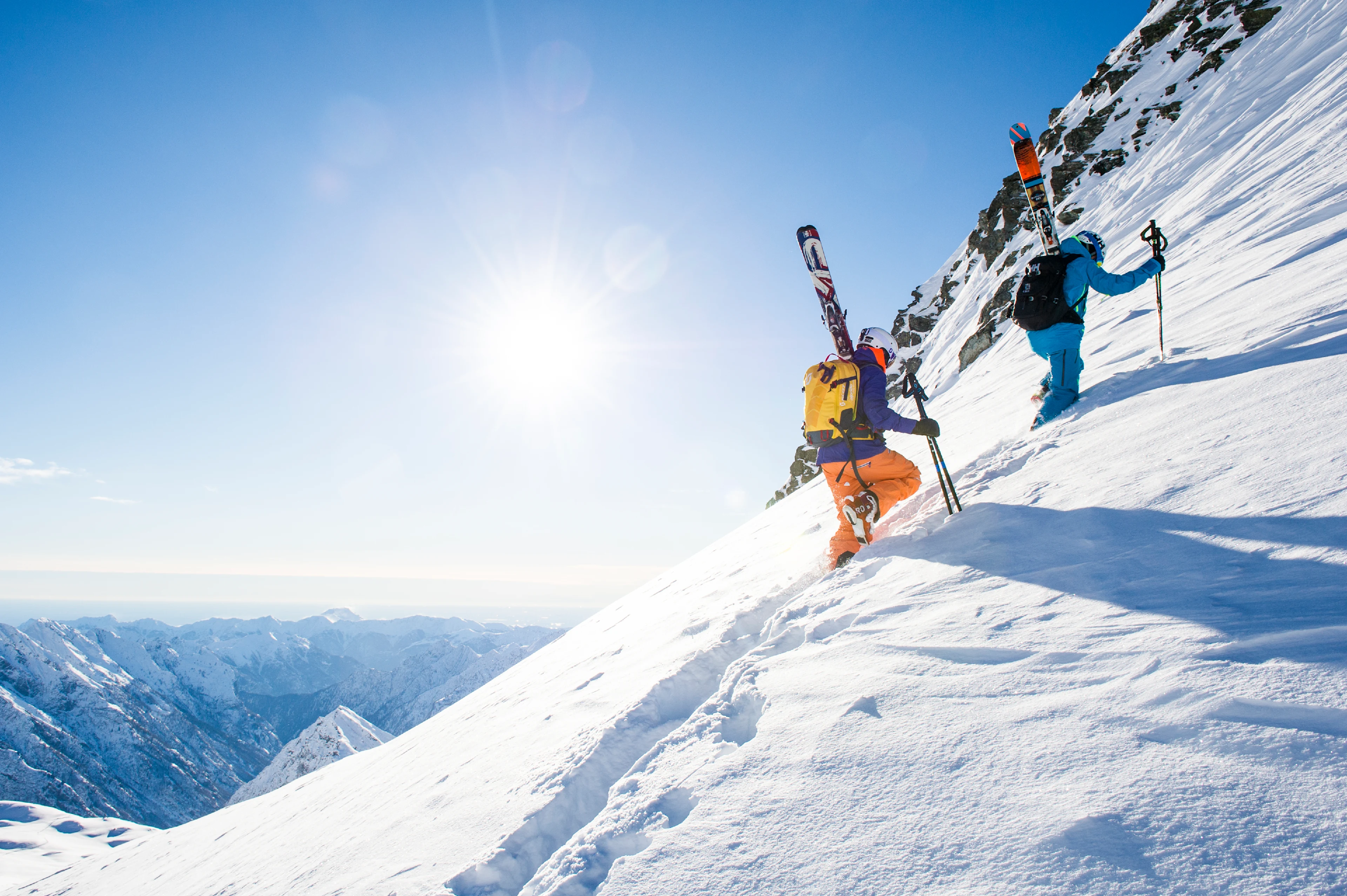 To skikjørere på topptur i Alagna
