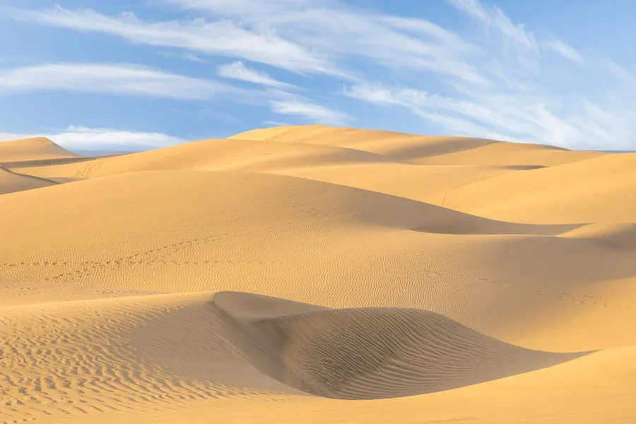 De häftiga sanddynerna i Maspalomas på Gran Canaria