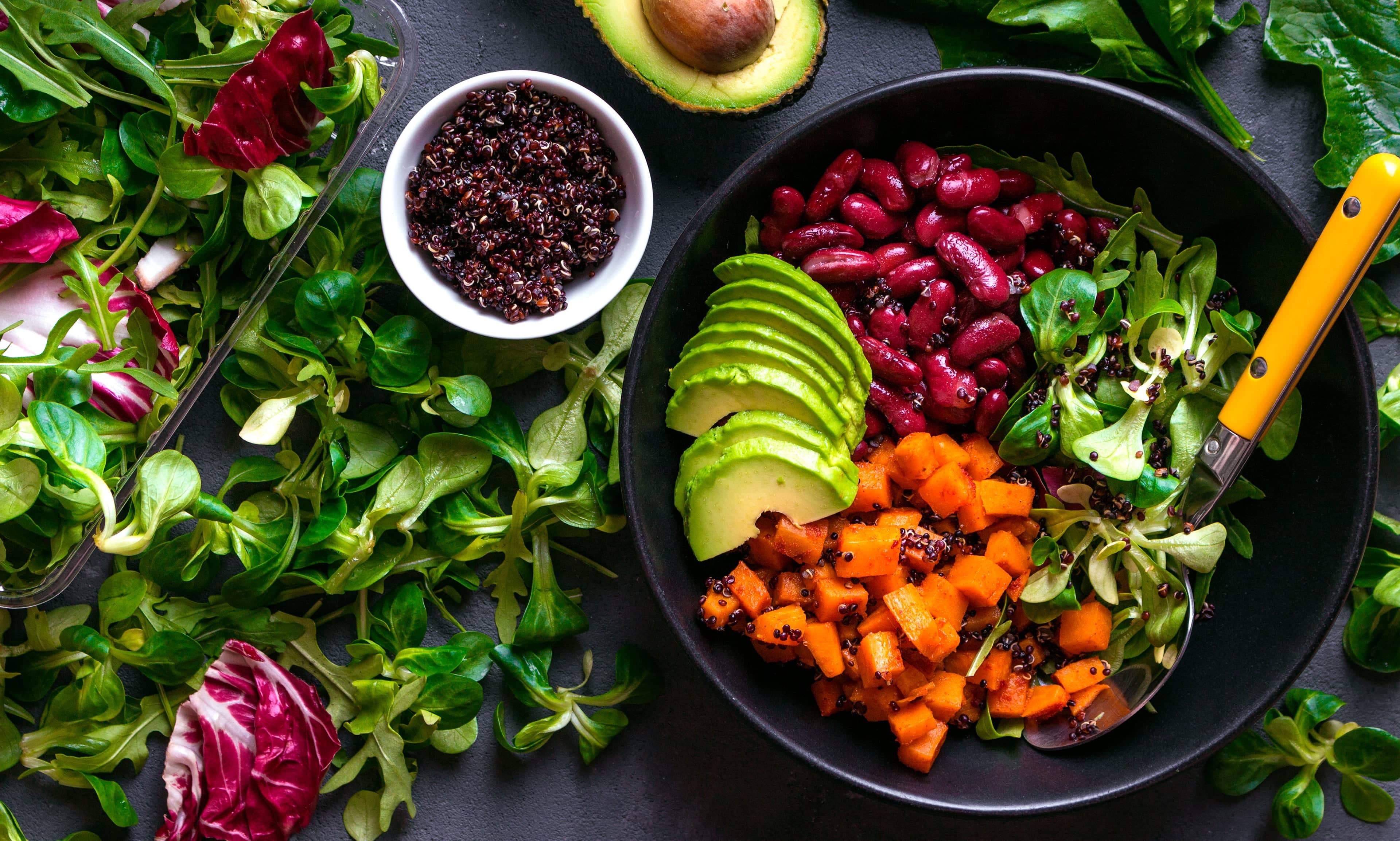 veggies-salad-bowl-beans-green