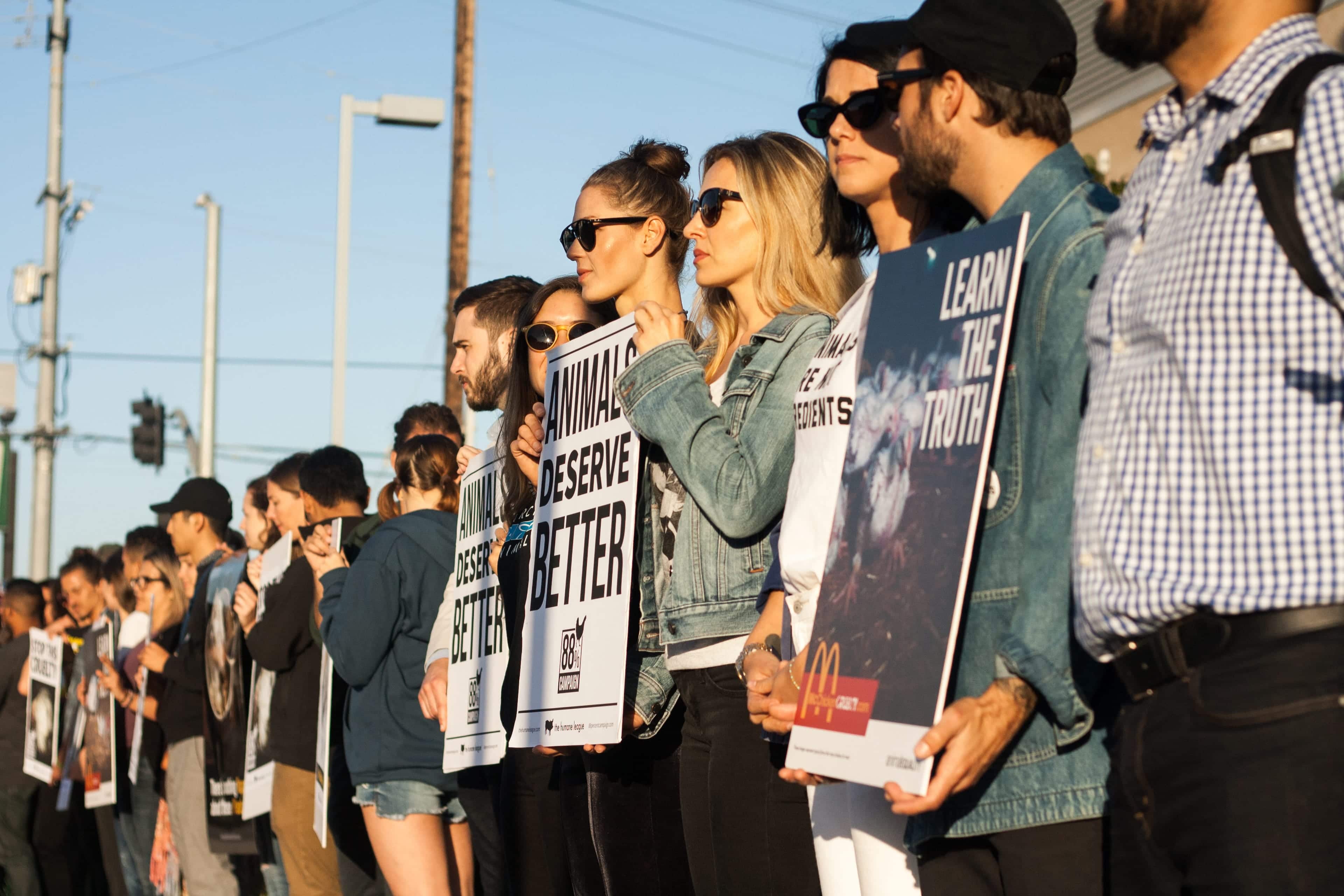 protest-line-mcdonalds-LA-demo-2018