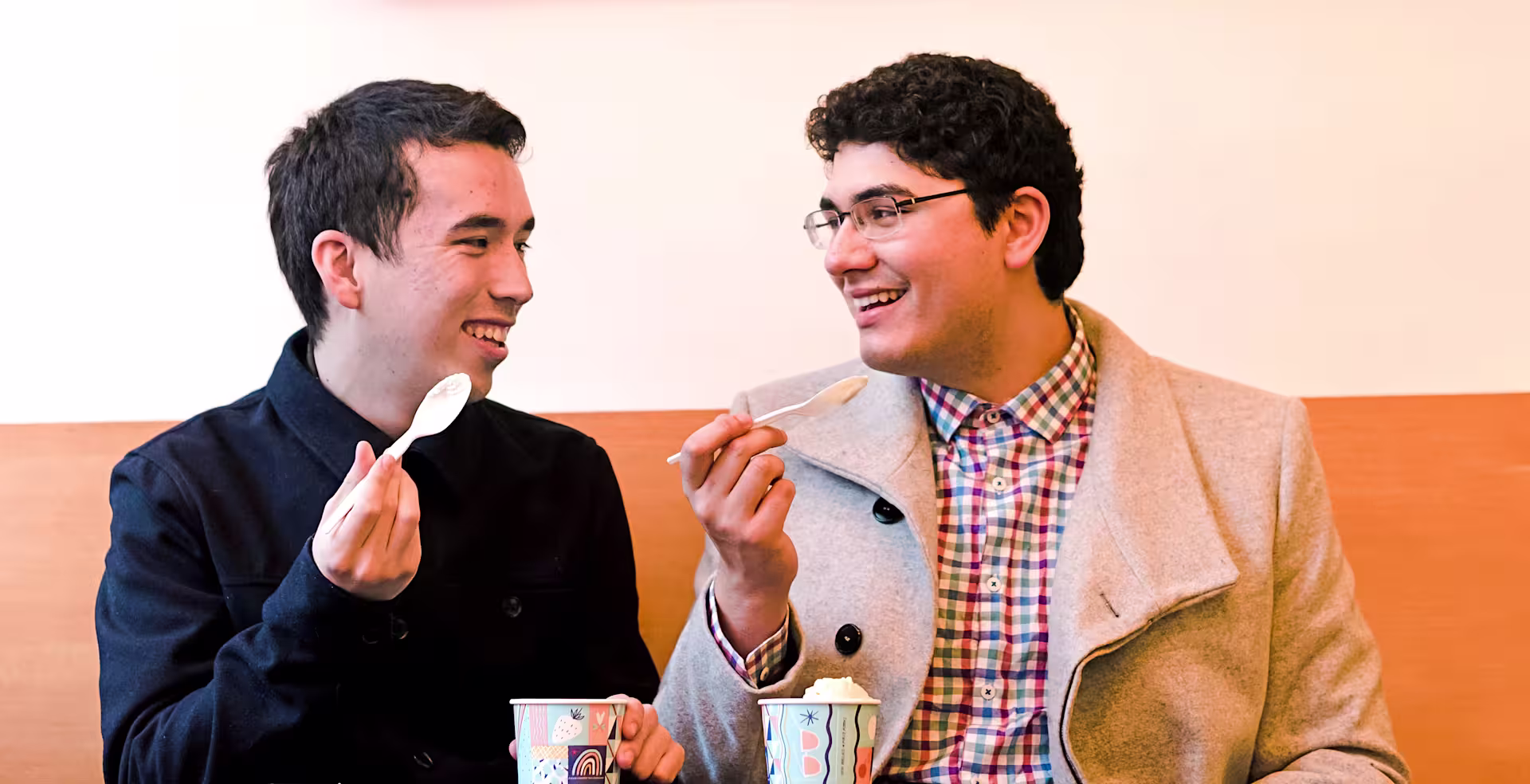 two-people-eating-ice-cream