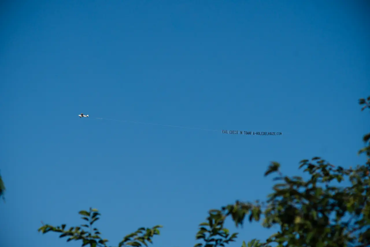 A-Hole Airplane Image