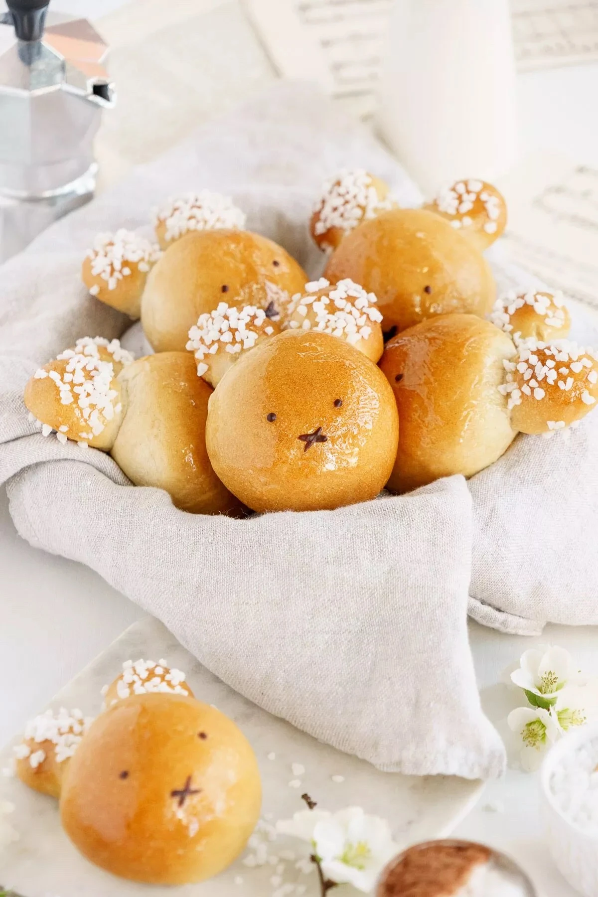 easter-vegan-brioche-bunnies-main