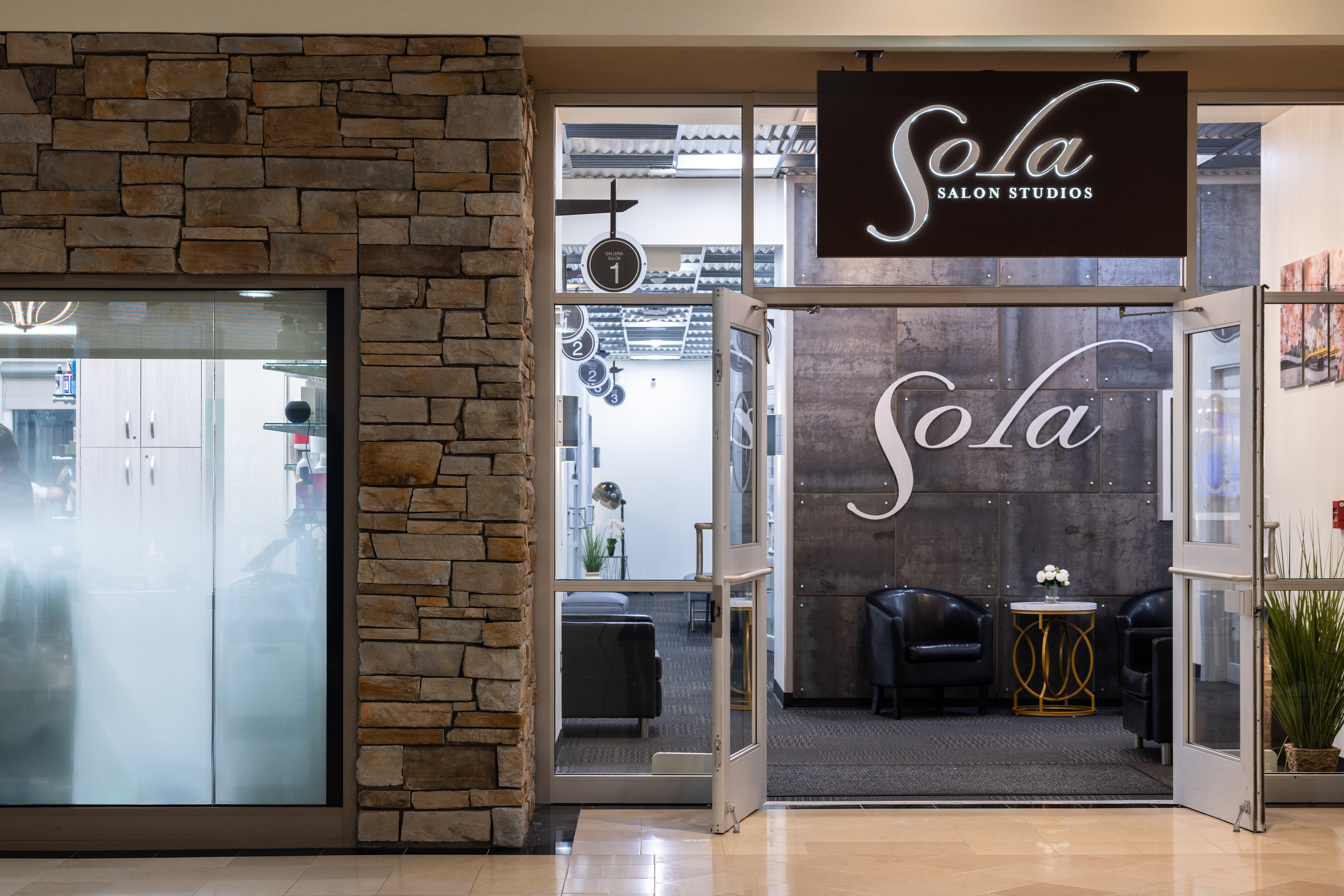 Salon Suites For Rent in Mount Lebanon - Galleria | Sola Salons