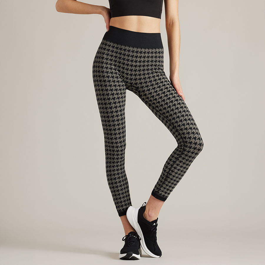 12-04-24-womens-houndstooth-seamless-base-legging-sbs-image