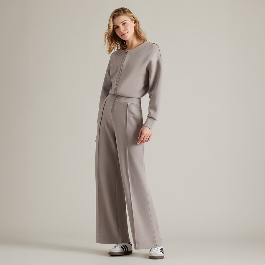 12-04-24-womens-dreamglow-tm-jumpsuit-sbs-image