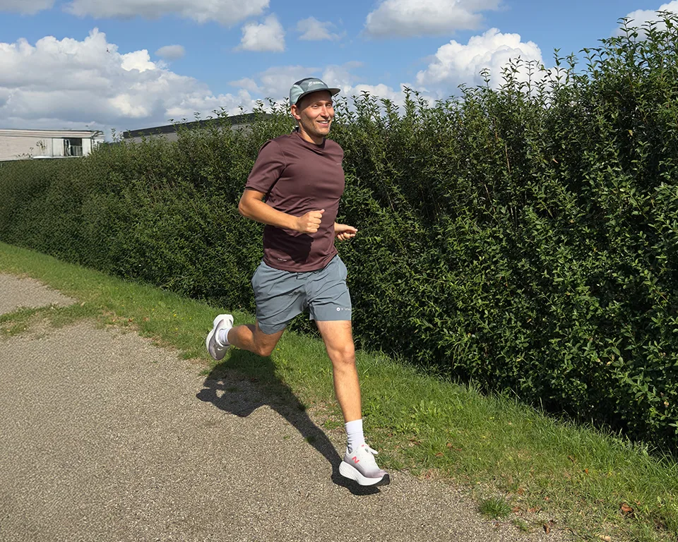 Billede 2 - træning - mandelig løber på sti