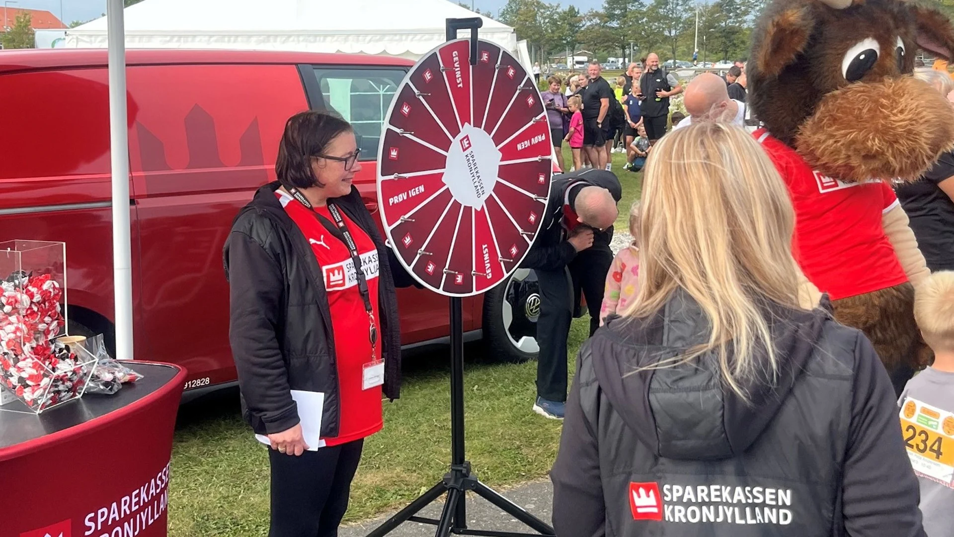 Tekst og Billede - Sparekassen Kronjylland Afdelingsshop - Image left 2