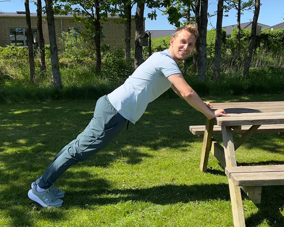 Billede 1 - træning - udetræning med bænk