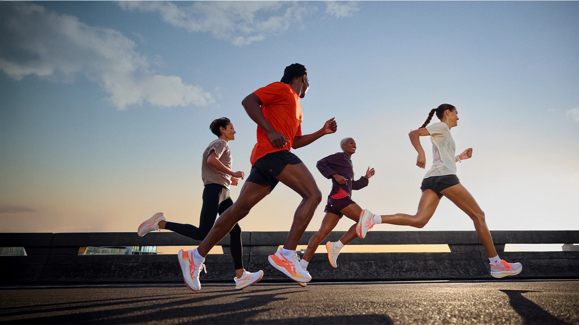 Tekst og Image banner ASICS The Rise & Shine Collection