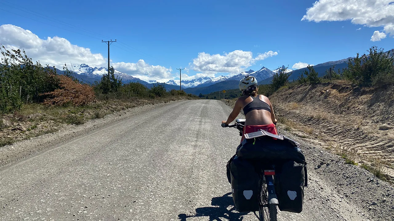 Cykelpigerne på grus