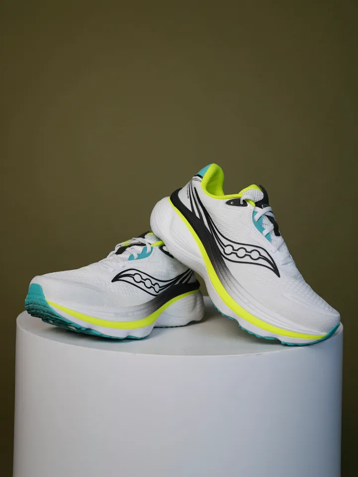 3x Tekst og billede - løbeunivers - Saucony Hurricane 26 