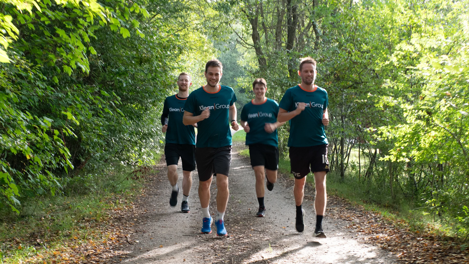 Tekst og billede - løbeunivers team b2b - en samlet løsning