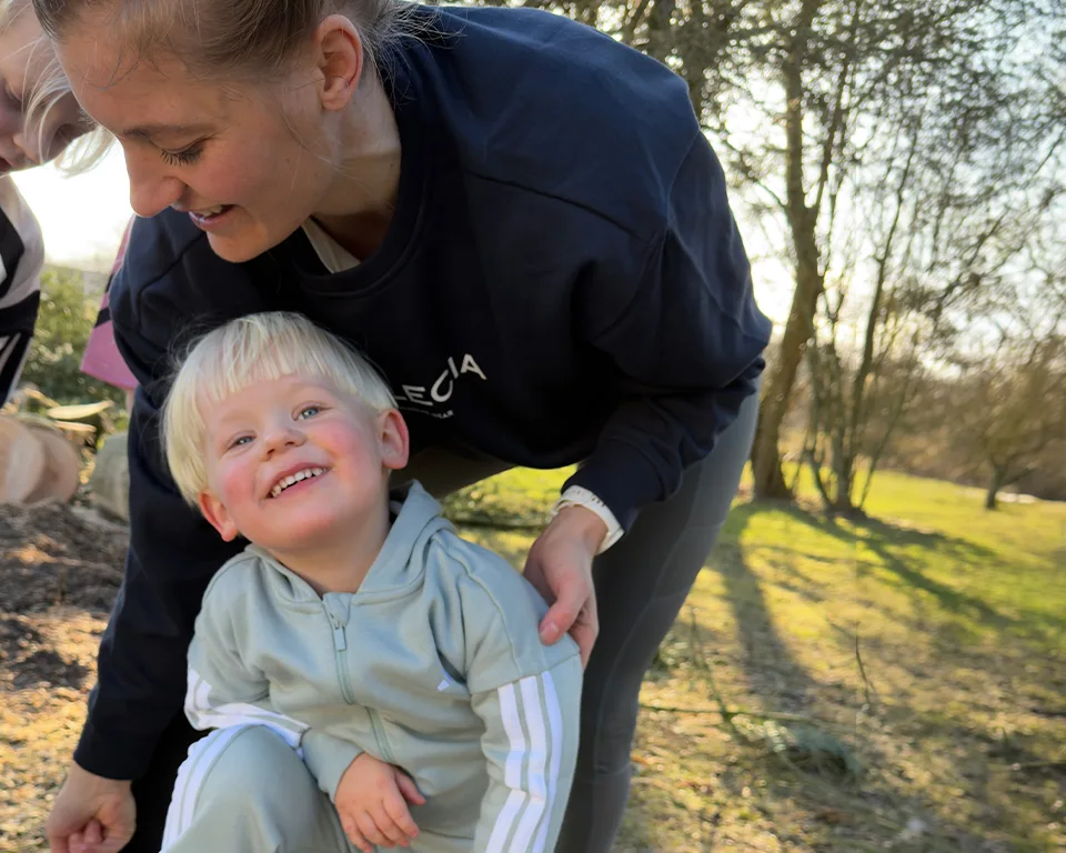 Billede 1 - træning - barn i adidas sweatsæt