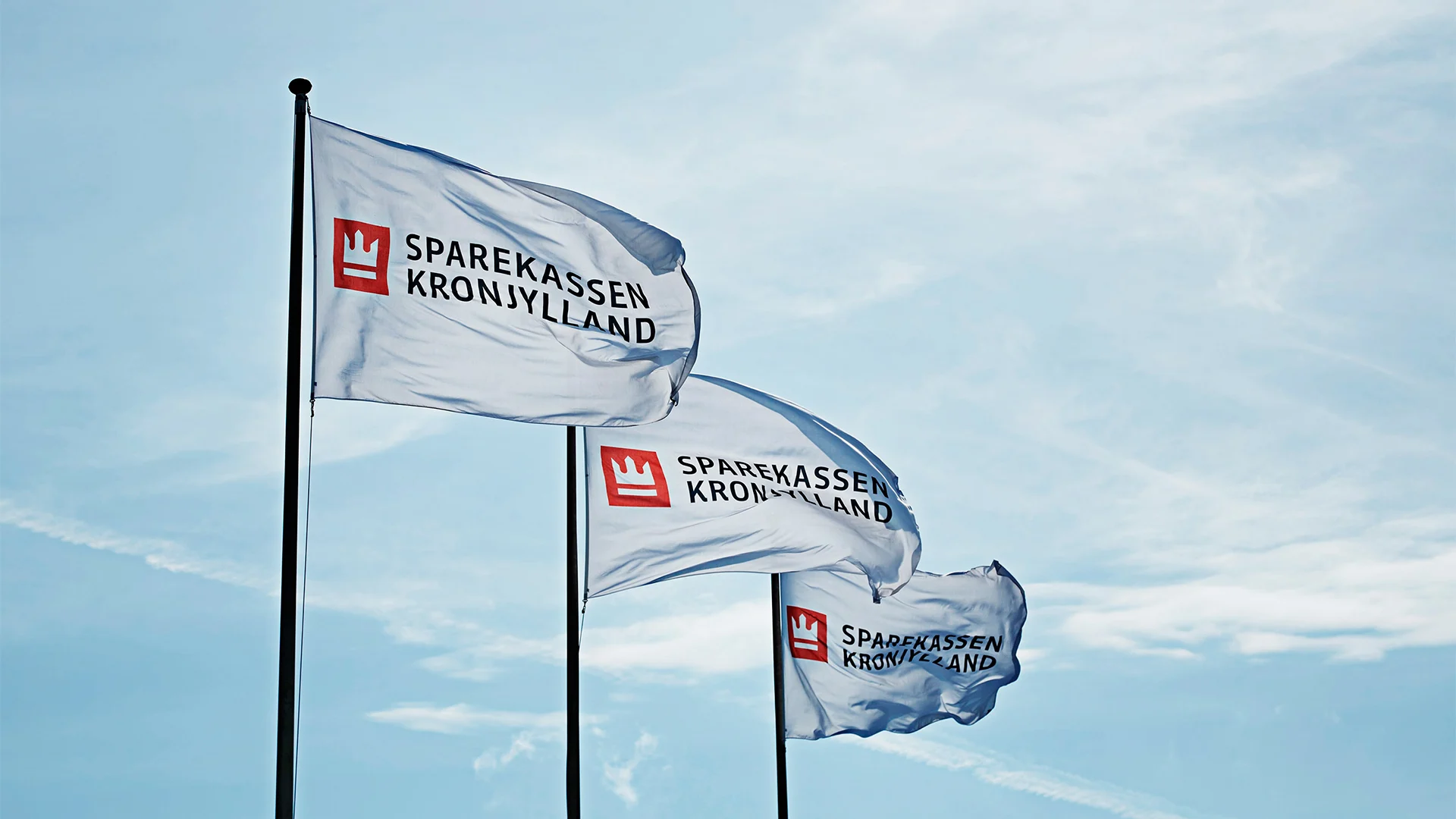 Tekst og Billede - Sparekassen Kronjylland Medarbejdershop - Image left