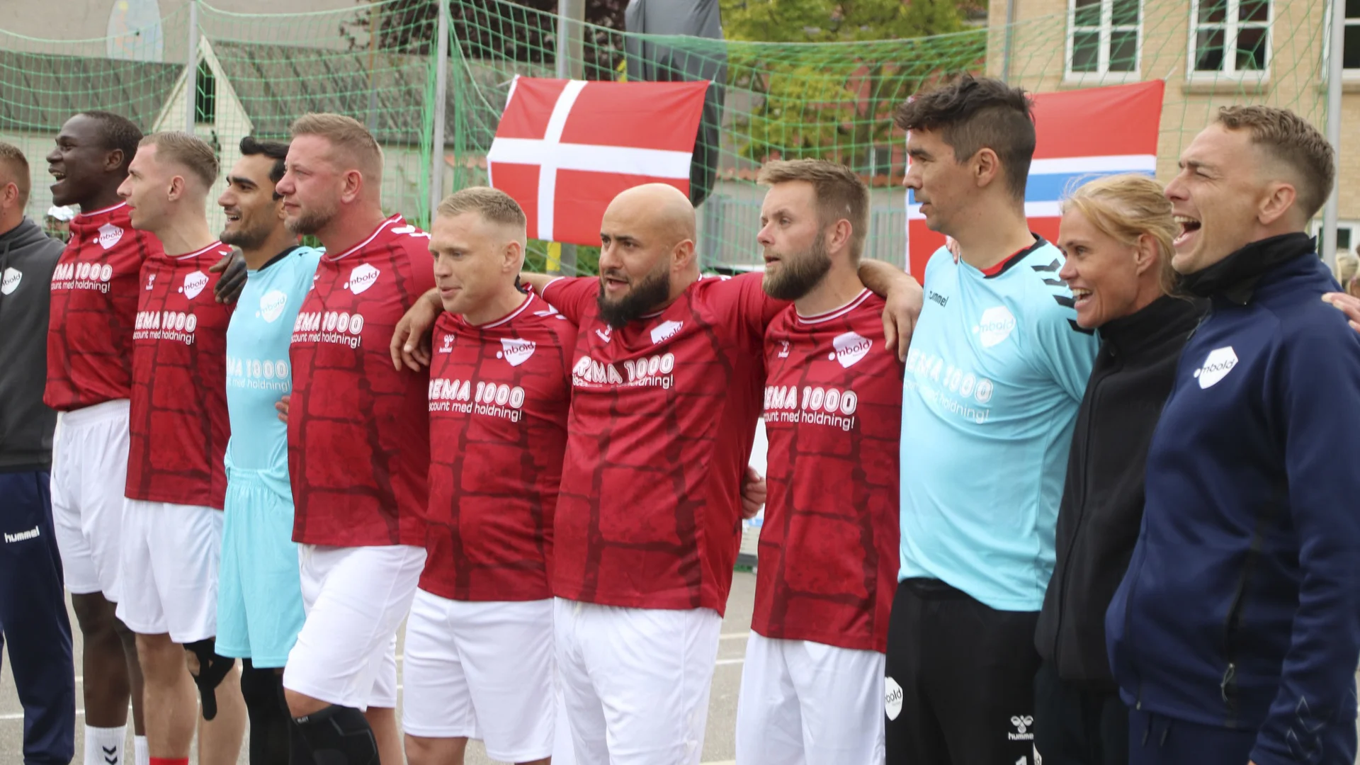 Tekst og billede - Ombold - univers - En unik kollektion