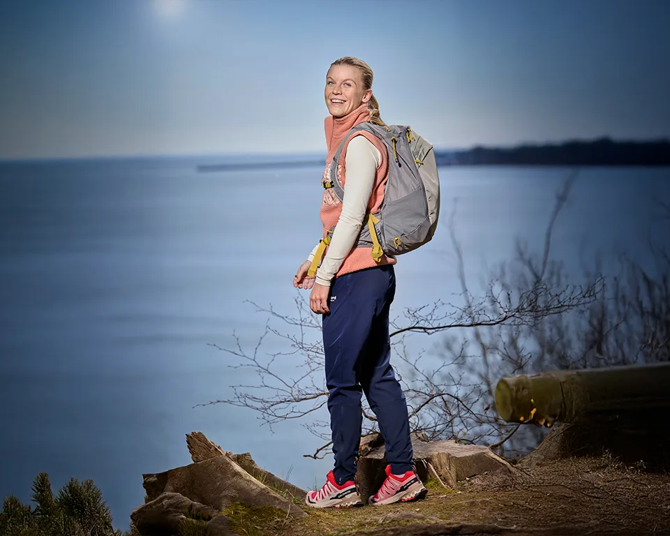 Billede 2 - Outdoor - kvinde med rygsæk