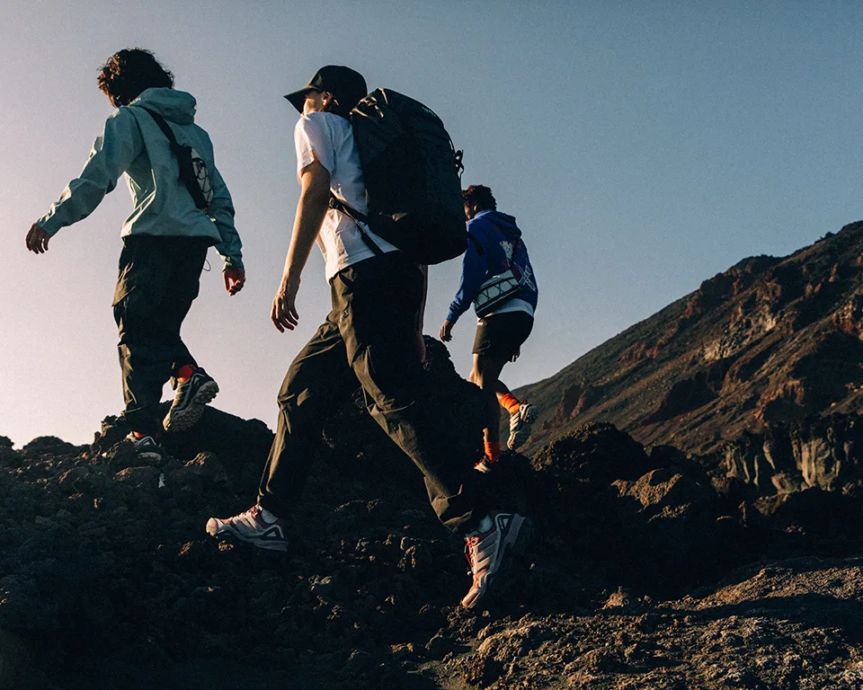 Billede 1 - tre mennesker hiker