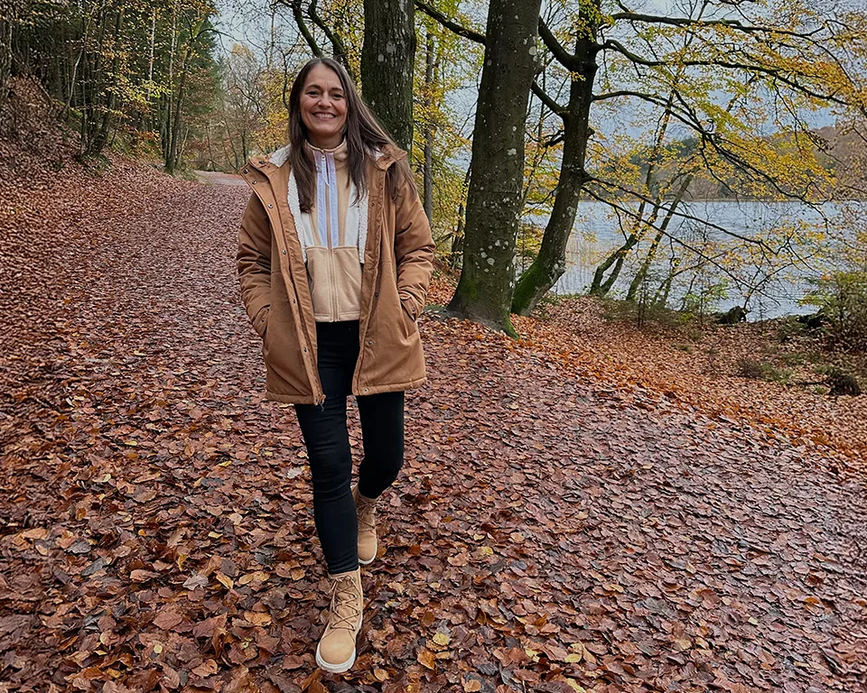 Billede 2 - outdoor - kvinde i skov