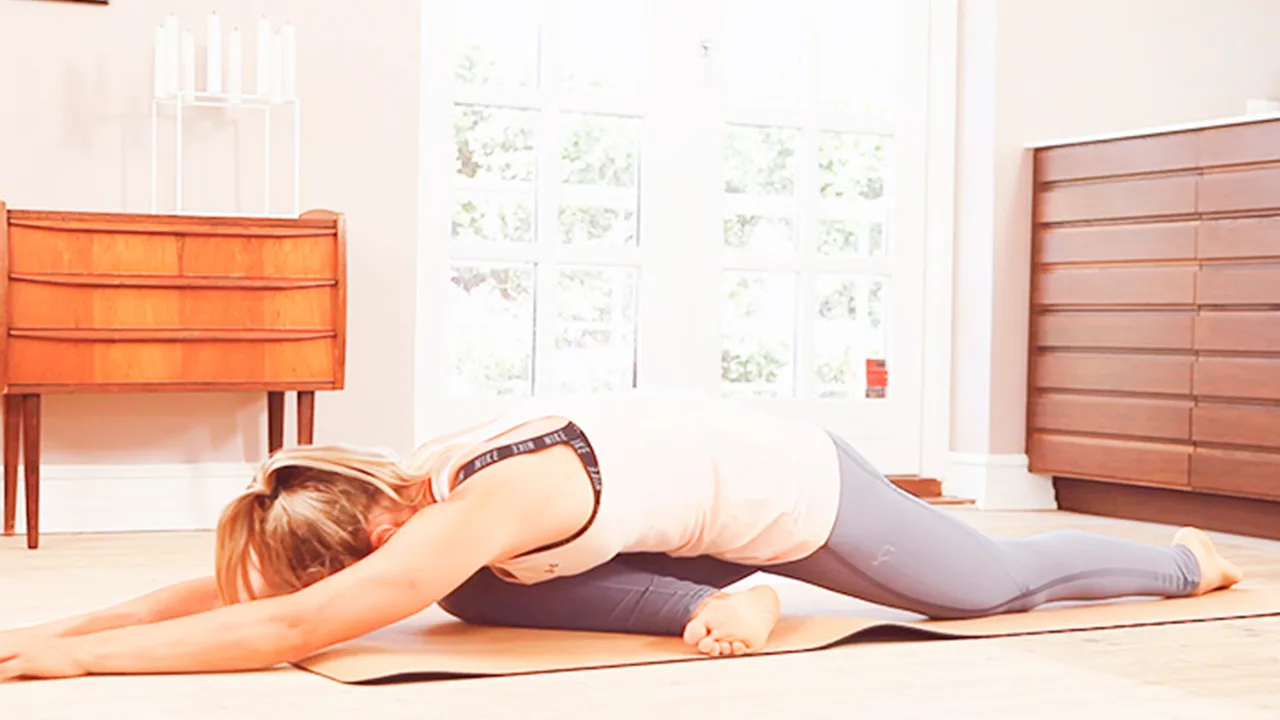 Julie Bruun Yoga øvelse 2