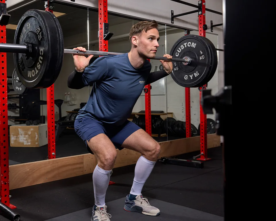 Billede 1 - træning - mand med vægtstang