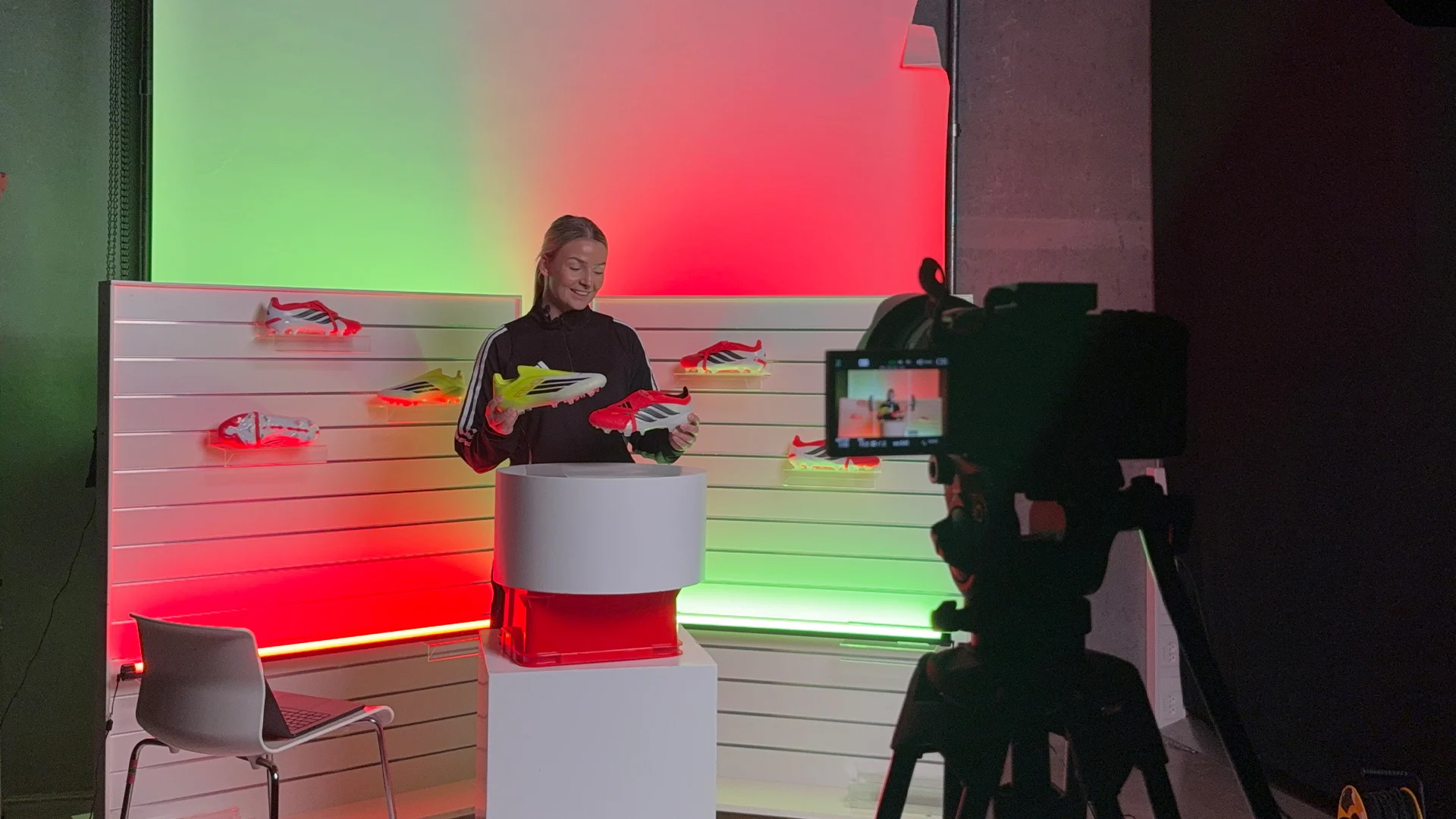 Tekst og billede - Kaos eller kontrol - fodboldunivers