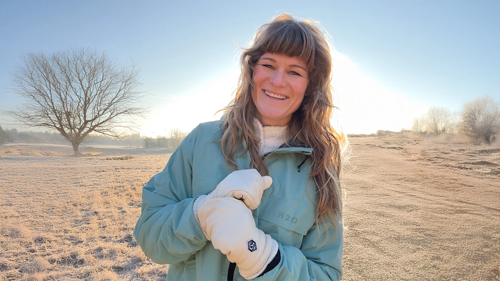 Tekst og billede hold varmen og nyd vinteren