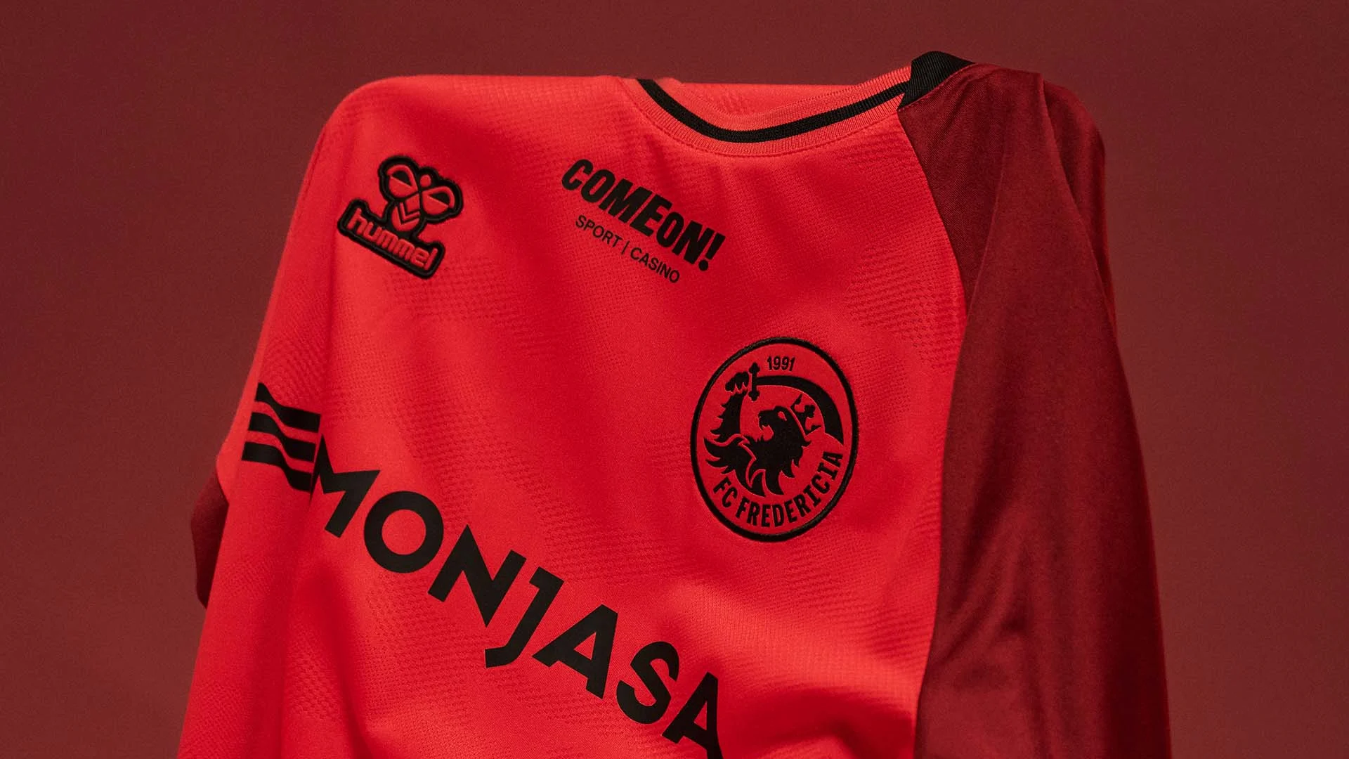 Tekst og billede FCF venstre 25/26