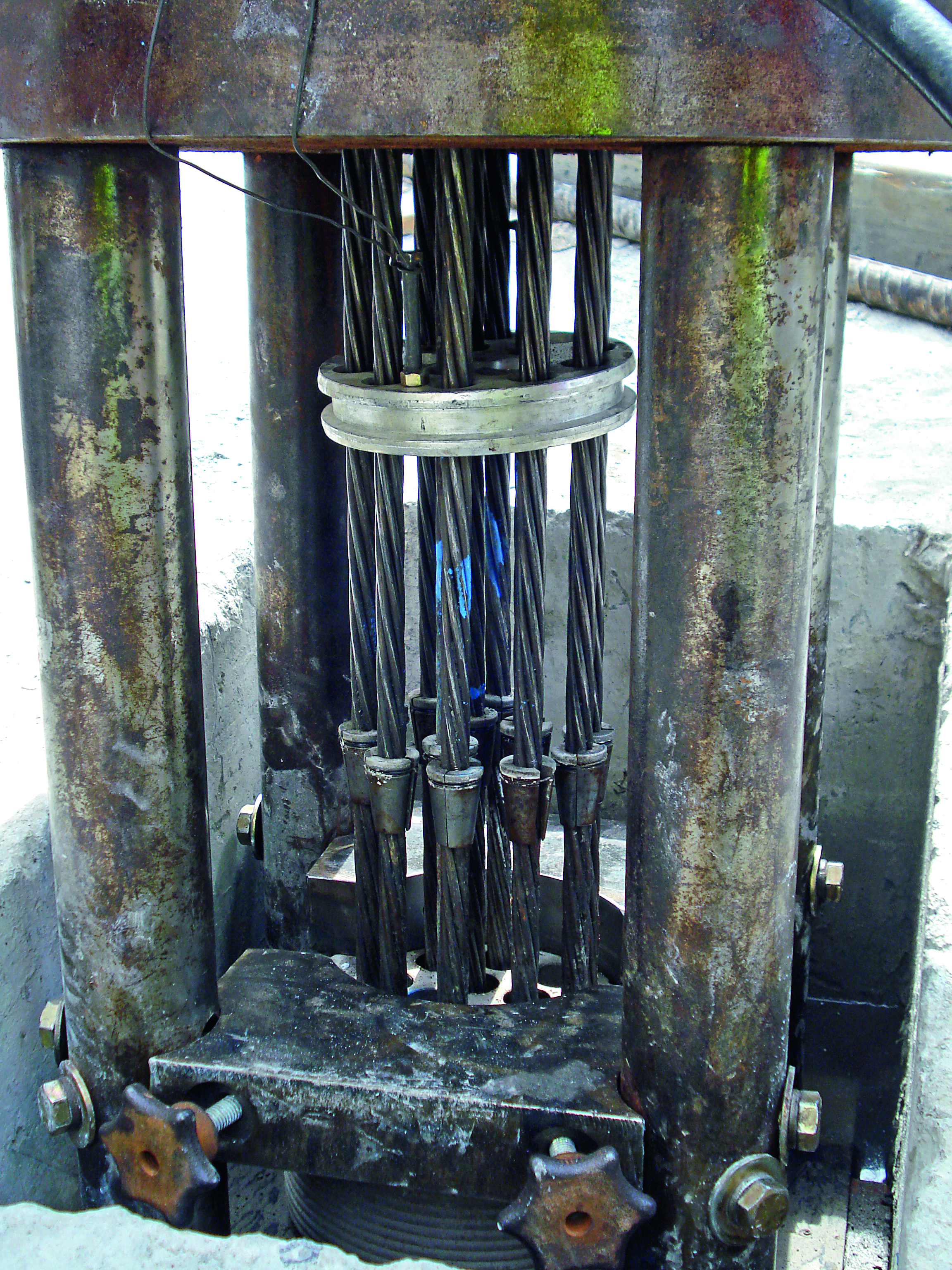 Ormara Seaport: DYWIDAG Tie Rods stabilize Landing Dock - DYWIDAG-Systems  International