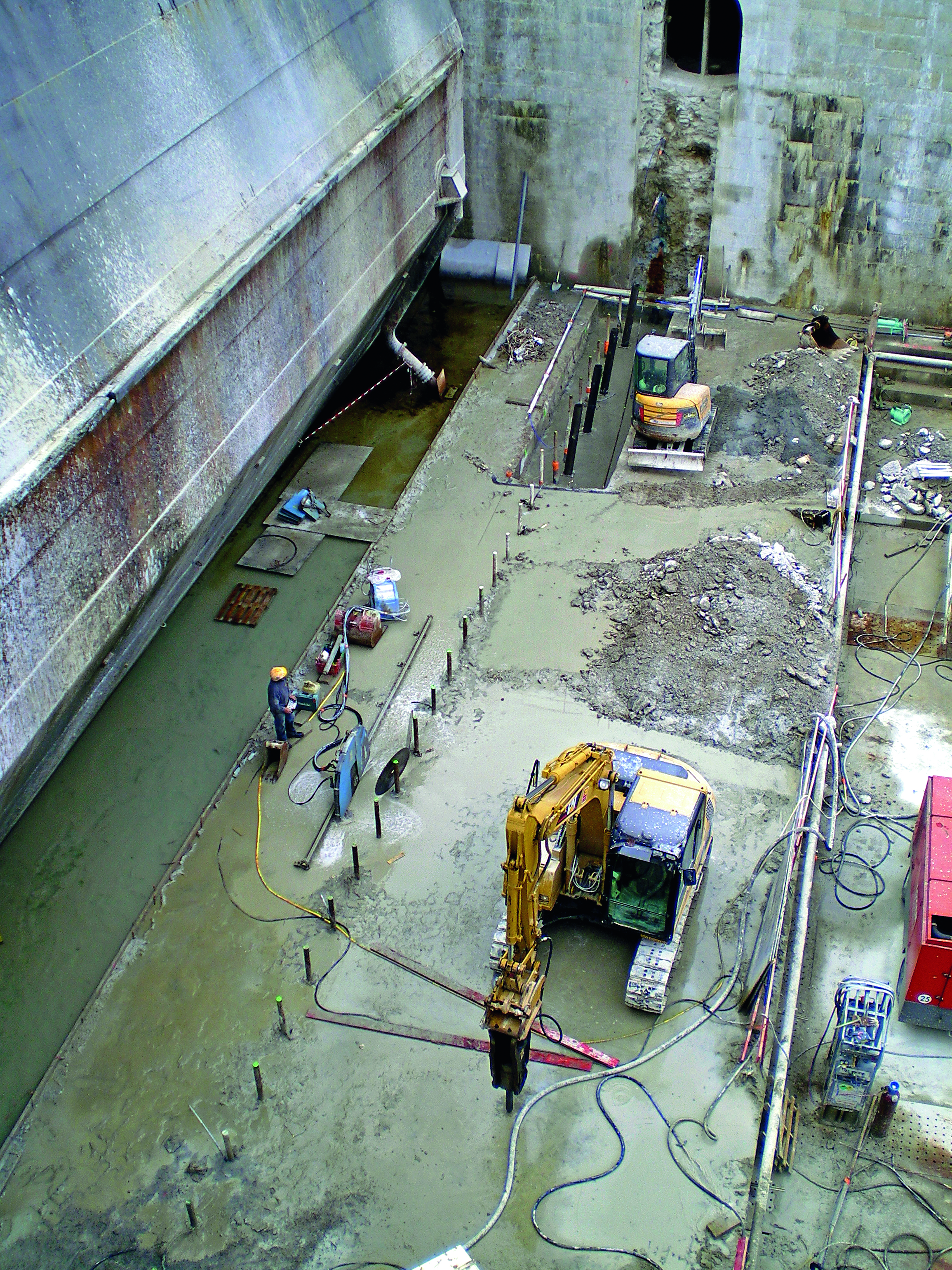 Ormara Seaport: DYWIDAG Tie Rods stabilize Landing Dock - DYWIDAG-Systems  International