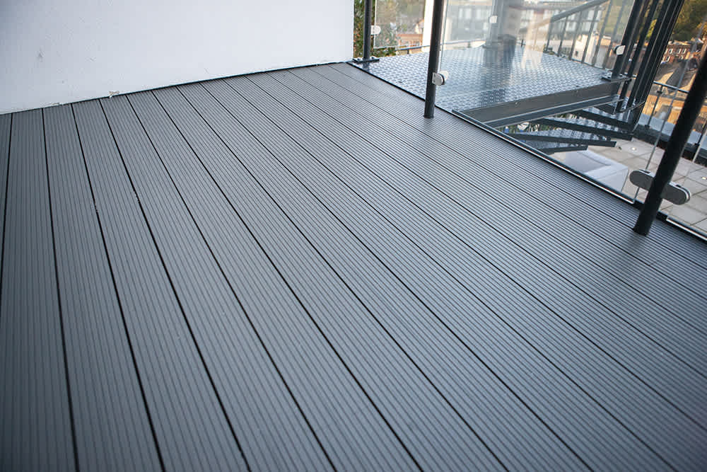 Maximizing Outdoor Living with Aluminum Decking