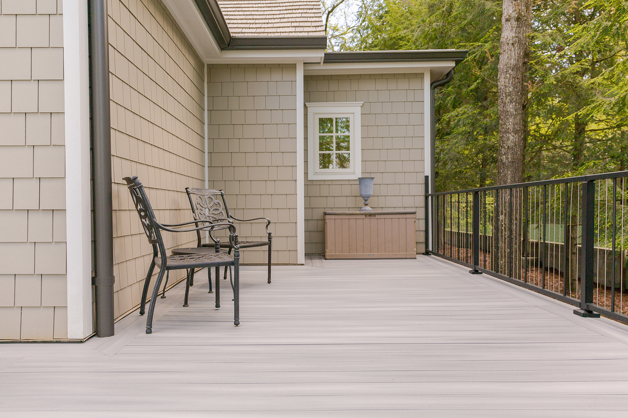 Monterey Taupe Siding: Elevate Your Kansas City Home 