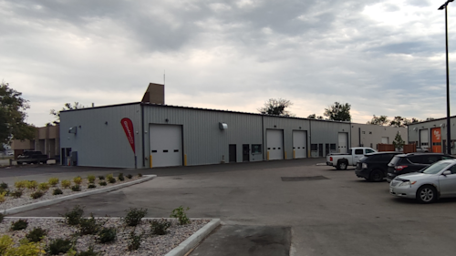 Available Now – Small Bay Industrial in a Prime Location