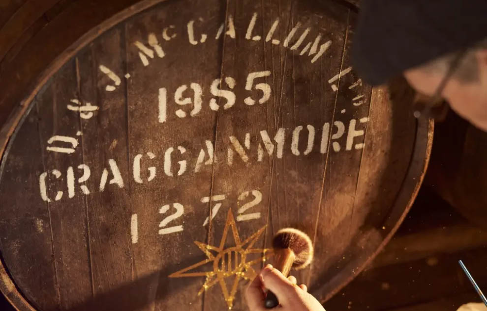 cask with writing that says 1985 cragganmore