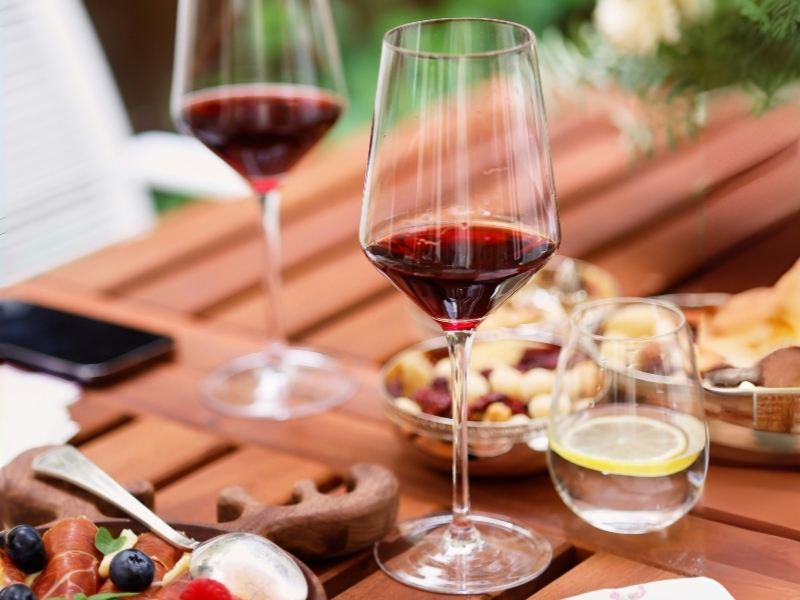 REDS THAT REWARD BEING REFRESHED