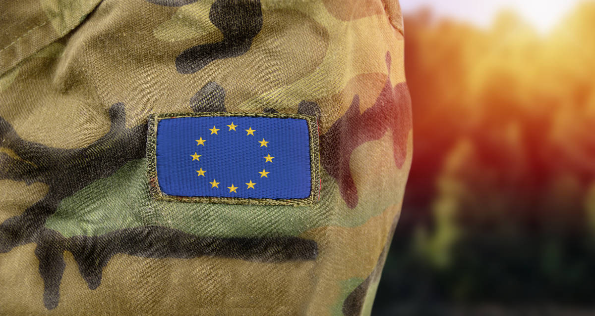 A patch on a soldier's uniform displaying the European flag.