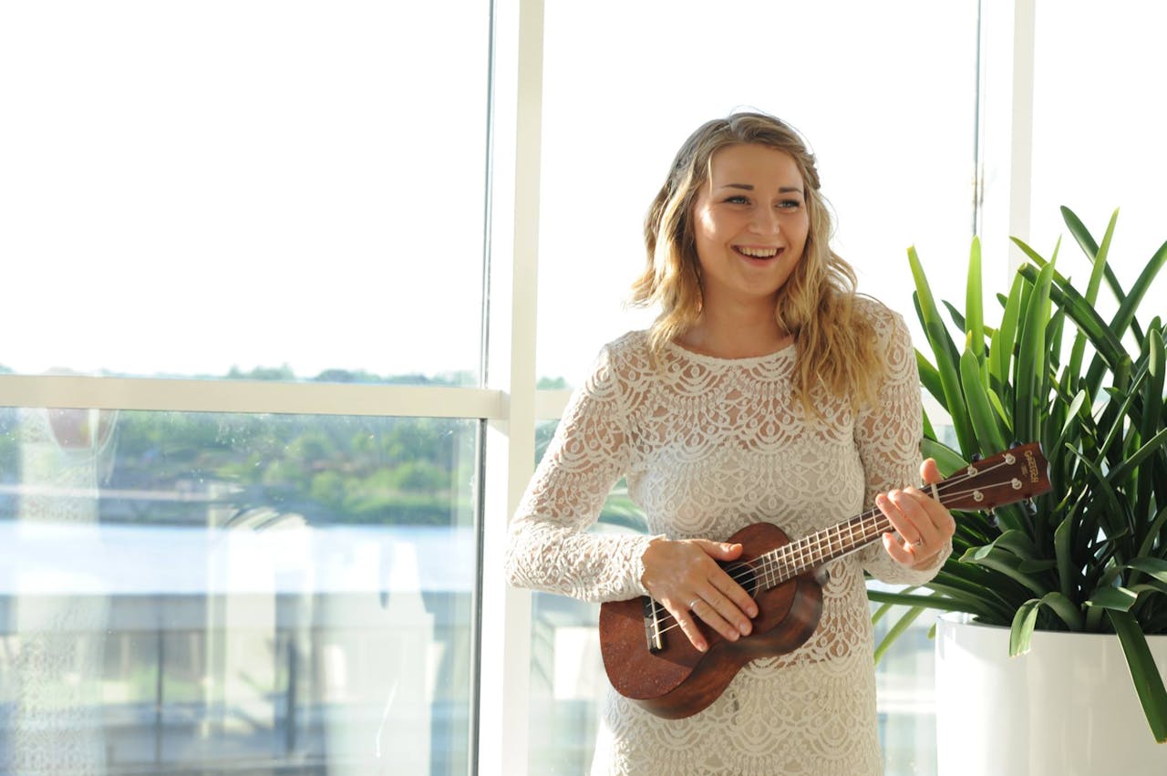 Best Wedding Song Playlist for 2025 Brides