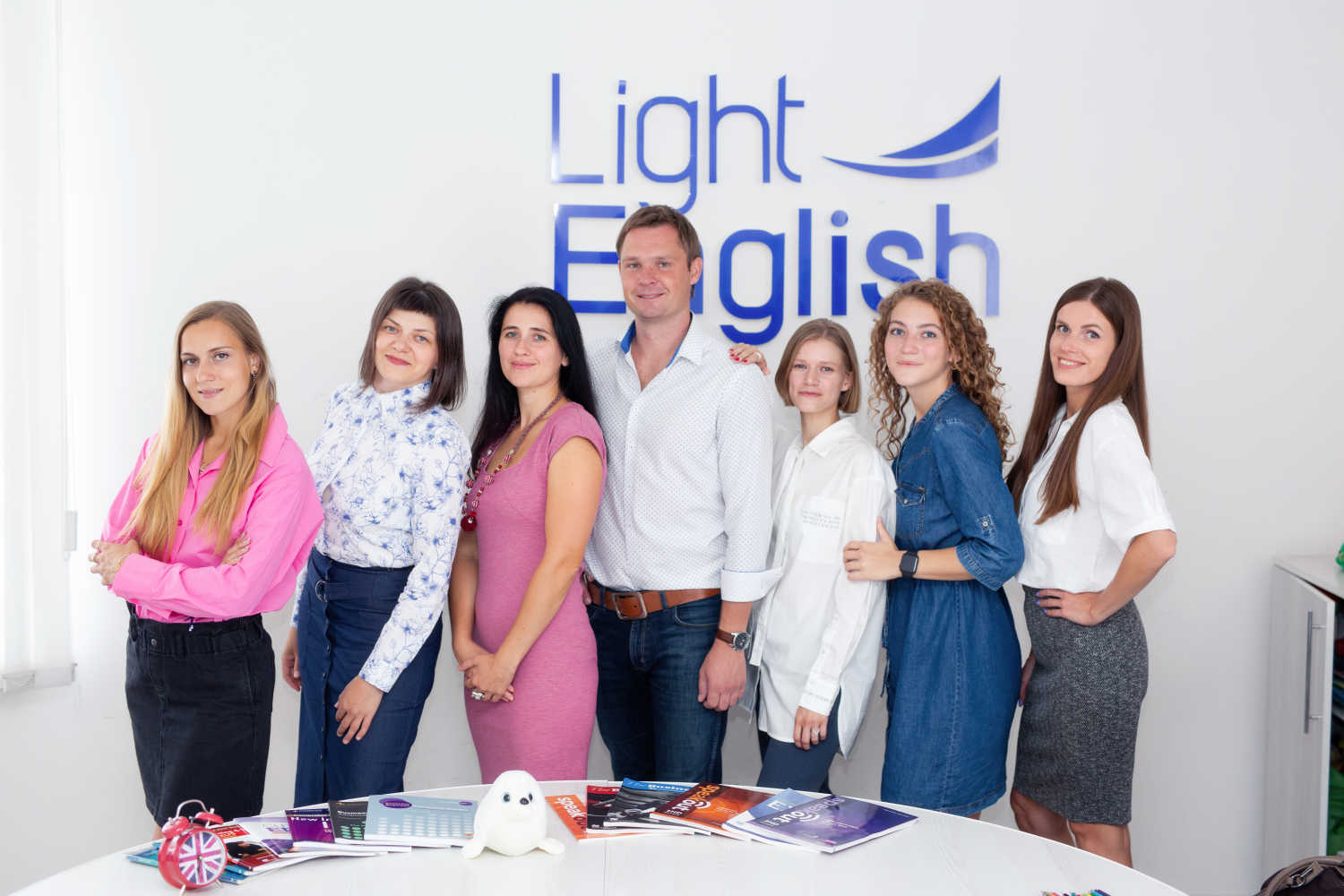 Команда школы Light English
