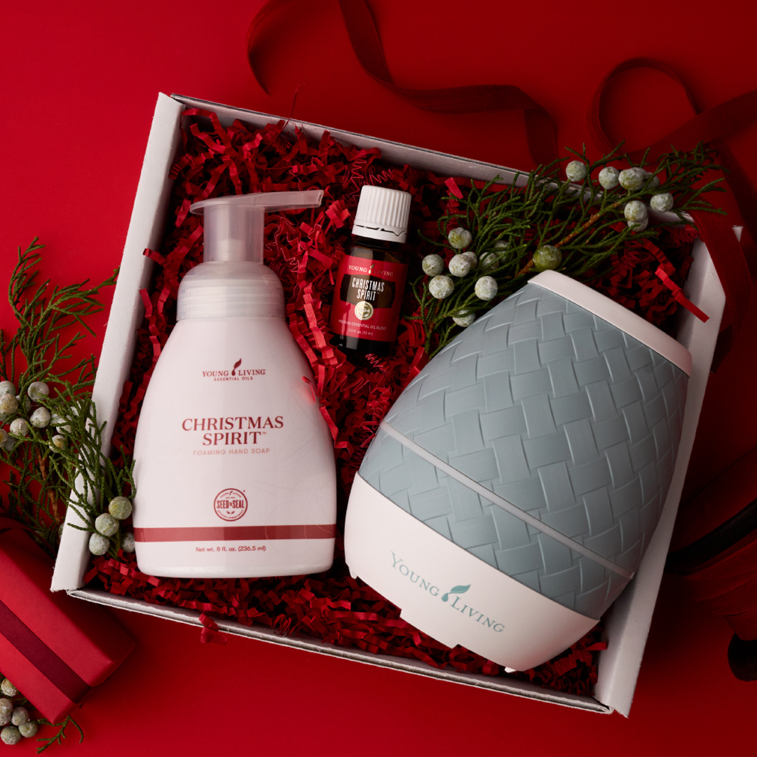 Young Living エッセンシャルオイルセット Christmas Spirit™ Gift Set | Scent Your Season—Without the Synthetics