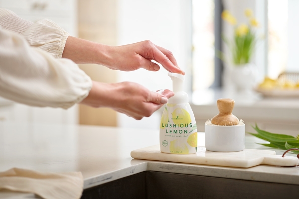 Removing essential oils from the skin